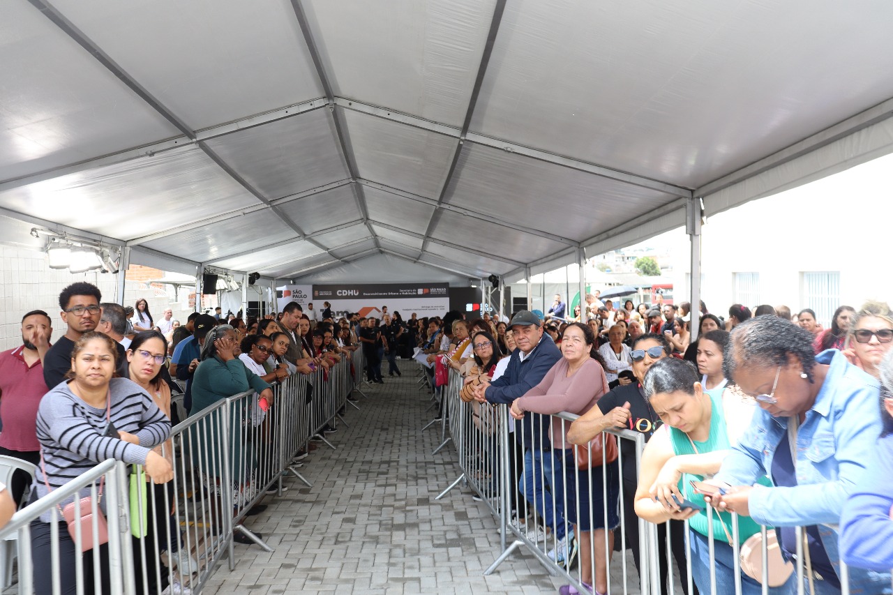 Tarcísio participa da entrega de mais de 550 moradias em SP. Foto: Reprodução/Gabriel Barros - Portal iG
