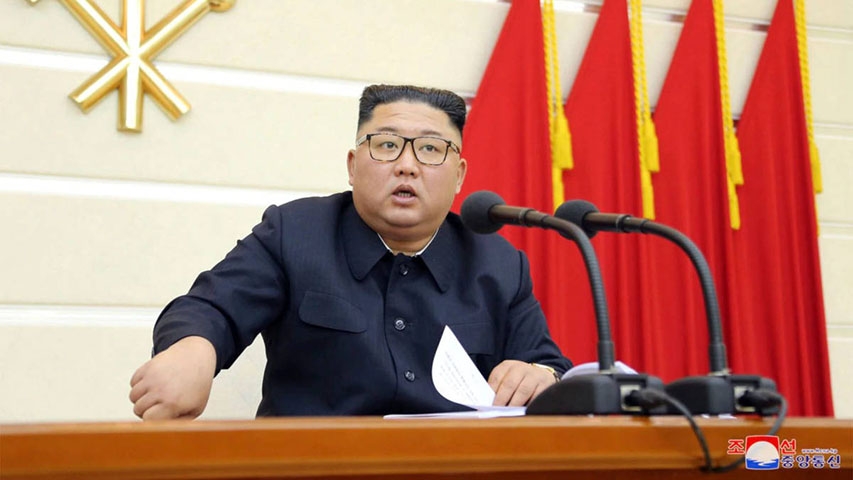 Por conta desse forte controle, também é proibido abrir  um meio de comunicação, pois a imprensa está submissa ao governo totalitário de Kim Jong-un. Reprodução: Flipar