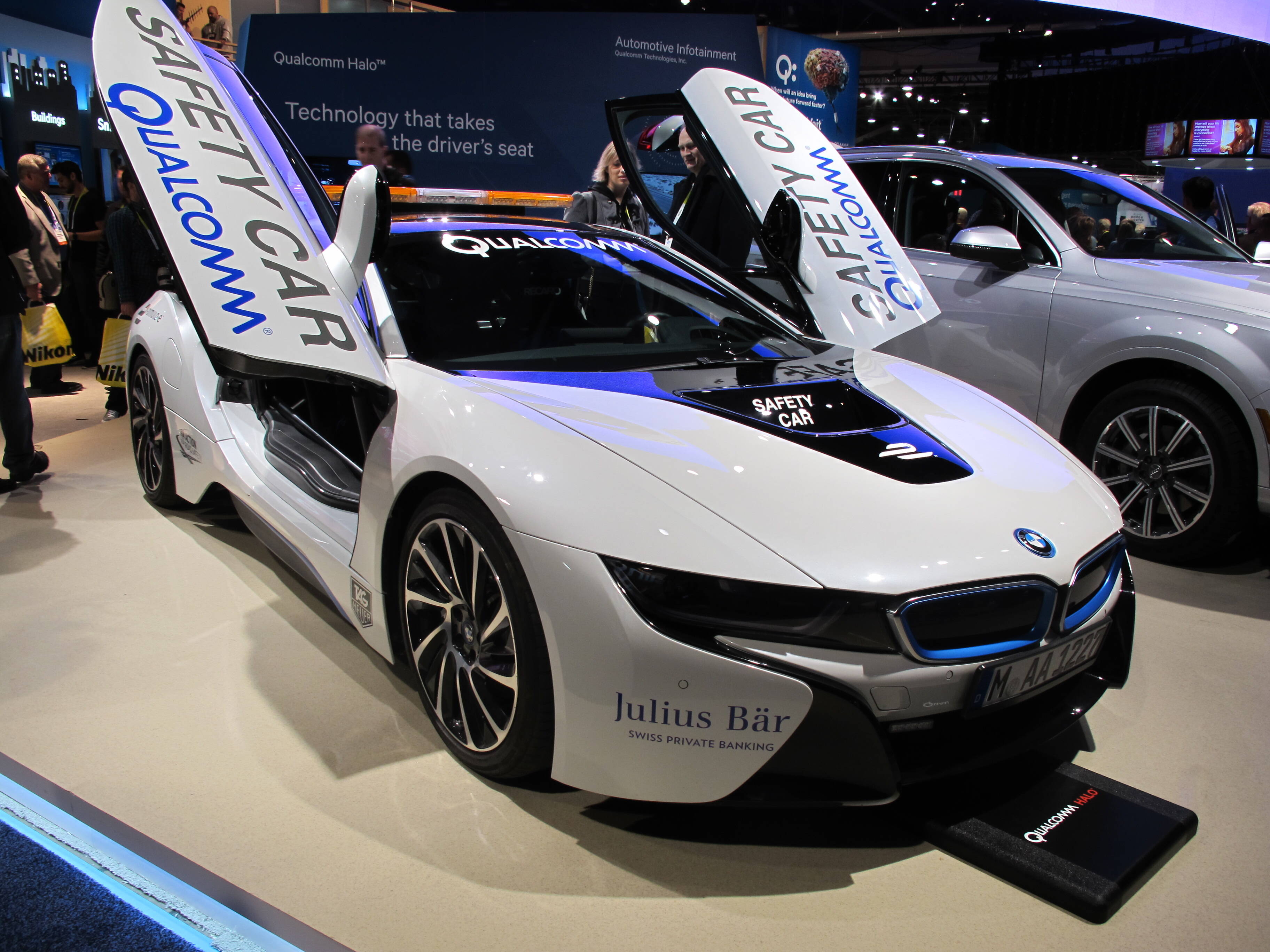 O Safety Car da Qualcomm pode ser carregado sem fio graças a um sistema desenvolvido pela empresa. Foto: Emily Canto Nunes/iG