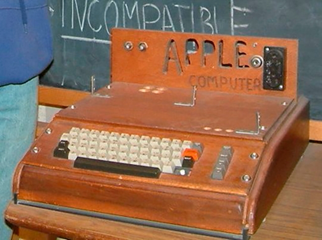 O primitivo computador Apple I foi lançado no mesmo ano.
