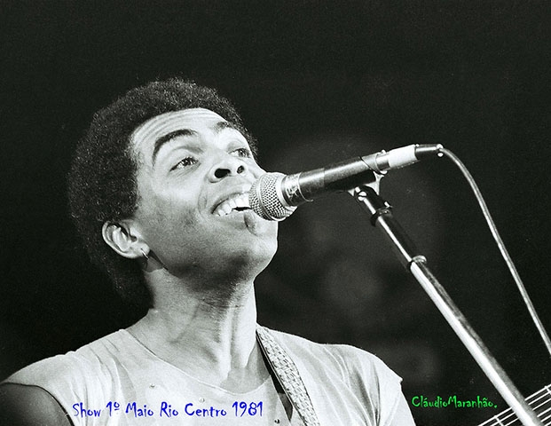 Gilberto Passos Gil Moreira, que nasceu em 26 de junho de 1942, em Salvador, Bahia, é um cantor, compositor com mais de seis décadas de carreira.. Foto: Reprodução: Flipar
