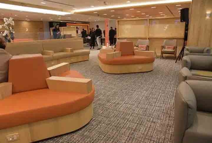 As salas VIP, também conhecidas como “airport lounges”, passaram a ser incorporadas em aeroportos do mundo todo como forma de oferecer comodidade a grupos seletos de passageiros. Reprodução: Flipar