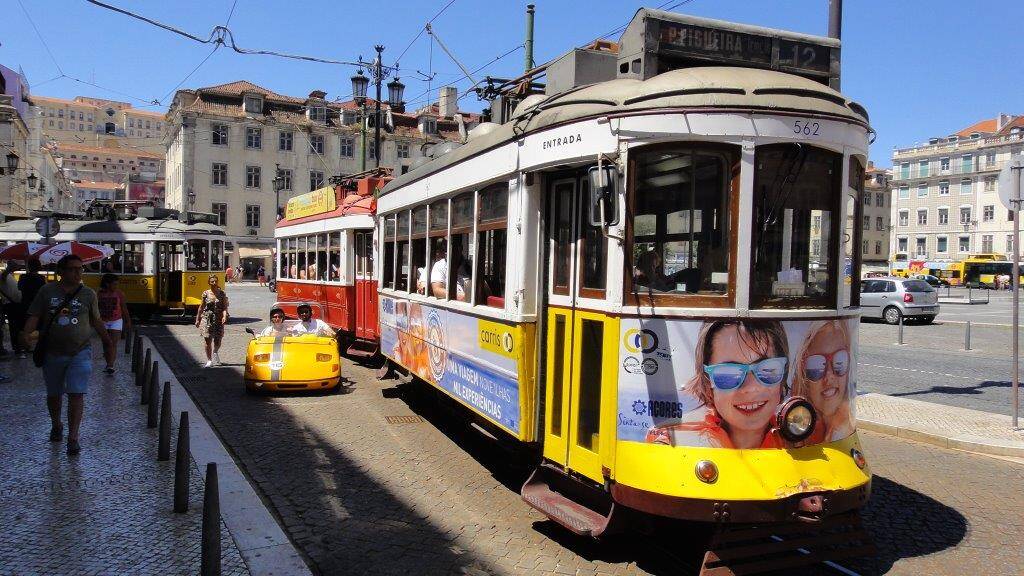 O bonde, por lá conhecido como “elétrico”: a linha 12 de Lisboa faz o percurso até a colina onde fica o Castelo de São Jorge. Foto: Paulo Tescarolo