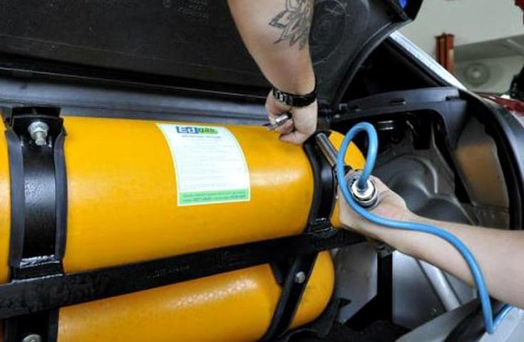 As regras para instalação de Gás Natural Veicular nos carros devem ser seguidas à risca para evitar acidentes. E os motoristas precisam adaptar o veículo a cada item de segurança para proteger sua própria vida e a de outras pessoas.  Reprodução: Flipar