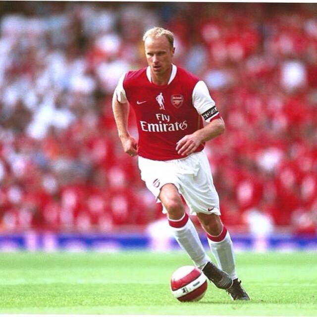 Bergkamp, jogador do Arsenal. Foto: Instagram