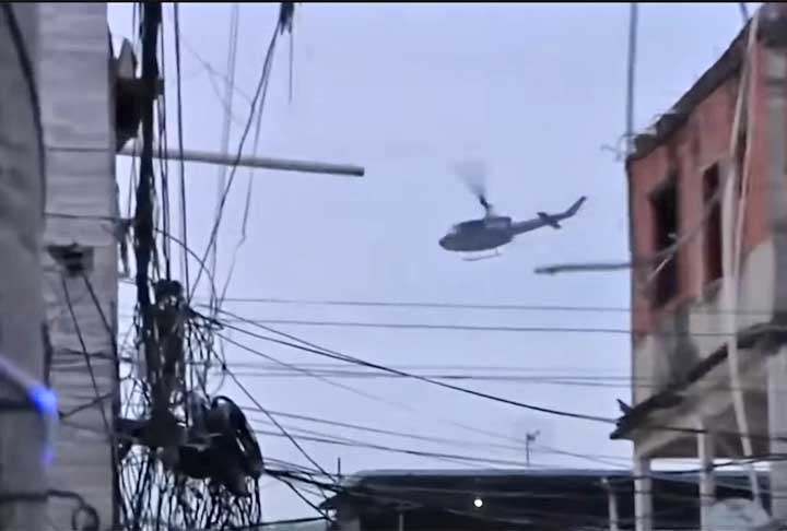 O piloto precisou realizar um pouso de emergência no Centro de Educação Física Almirante Adalberto Nunes (Cefan).