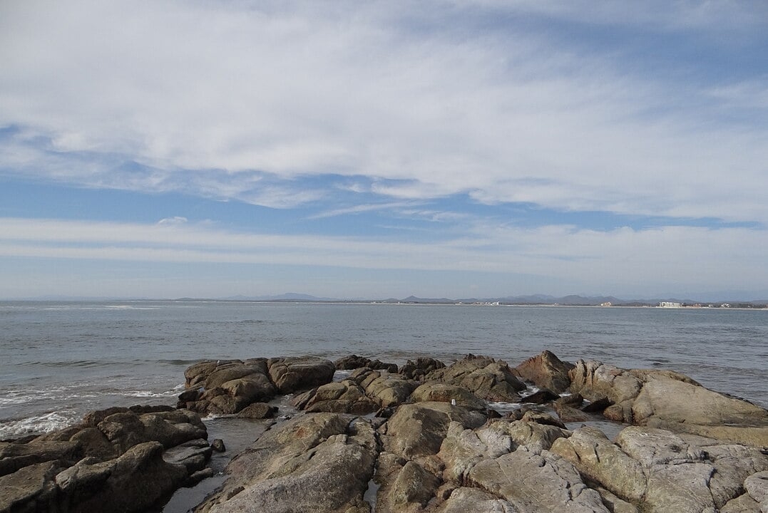 Golfo da Califórnia: Entre a península da Baixa Califórnia e o México continental, conhecido por sua rica biodiversidade e importância para o turismo e pesca na região. Reprodução: Flipar