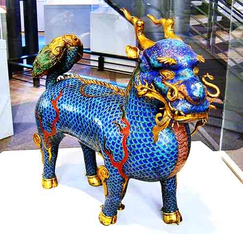 O esmaltado é, em muitos casos, um objeto de finalidade decorativa que é dotado de um revestimento de esmalte. 
 Reprodução: Flipar