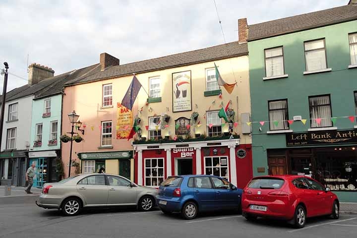 9º lugar: Sean’s Bar - Pub fundado no ano de 900, não só é o mais antigo da Irlanda como reivindica o título de o mais longevo do mundo. 
 Reprodução: Flipar