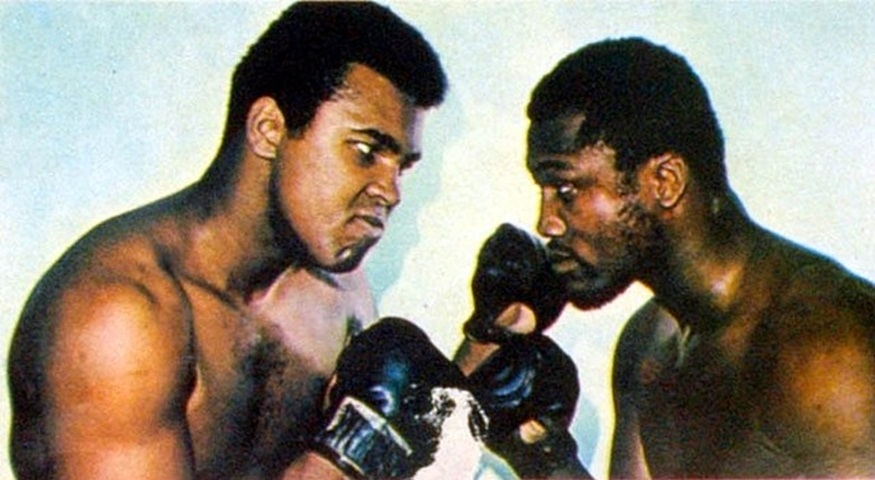 Sua primeira derrota foi apenas em 1971, por decisão, contra Joe Frazier, perdendo o título mundial de pesos-pesados. Reprodução: Flipar