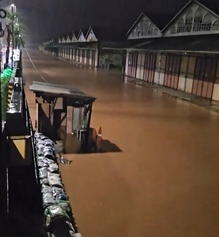 A cheia do rio Guaíba teve grande impacto nas enchentes em Porto Alegre, capital do estado. Essa foi a primeira vez na história que o rio atingiu um nível acima dos 5 metros. Reprodução: Flipar