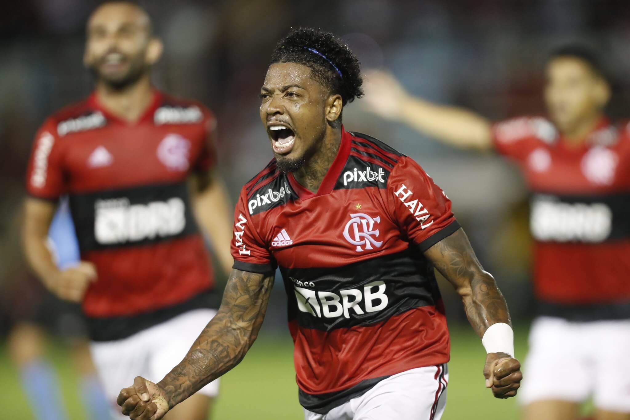 SporTV comete gafe e coloca escudo do Flamengo no lugar do Botafogo em jogo  da Copinha - Lance!