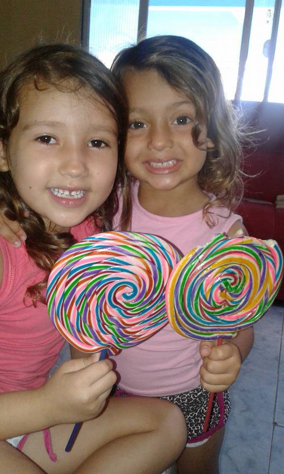 Isabelly e Yasmin toda lindas, com 6 e 4 anos respectivamente. Foto: Acervo pessoal