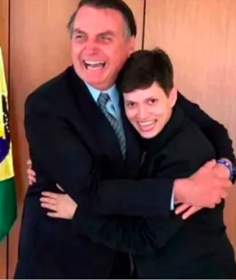 Um ano após o início do governo de Jair Bolsonaro em 2018, Karol Eller foi nomeada para um cargo na Empresa Brasil de Comunicação (EBC), mas, em 2023, ela acabou demitida depois de participar dos atos extremistas de 8 de janeiro.