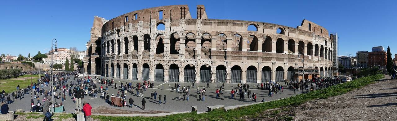 Panoramica do Coliseu. Foto: LoggaWiggler/Pixabay