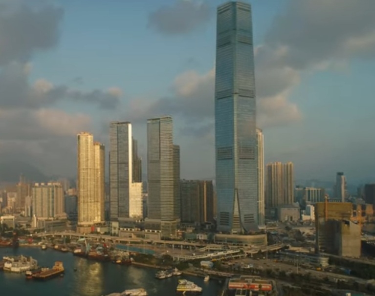 International Commerce Centre  - Localizado em Hong Kong, na China. Tem 484 metros. Aberto em 2010.  Reprodução: Flipar