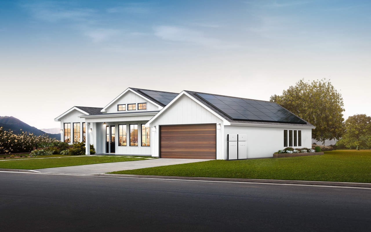 Para Musk, a intenção de integrar os painéis solares fotovoltaicos às baterias de armazenamento dos carros elétricos é fornecer autonomia ao indivíduo para que ele possa produzir e consumir sua própria energia elétrica.  Reprodução: Flipar