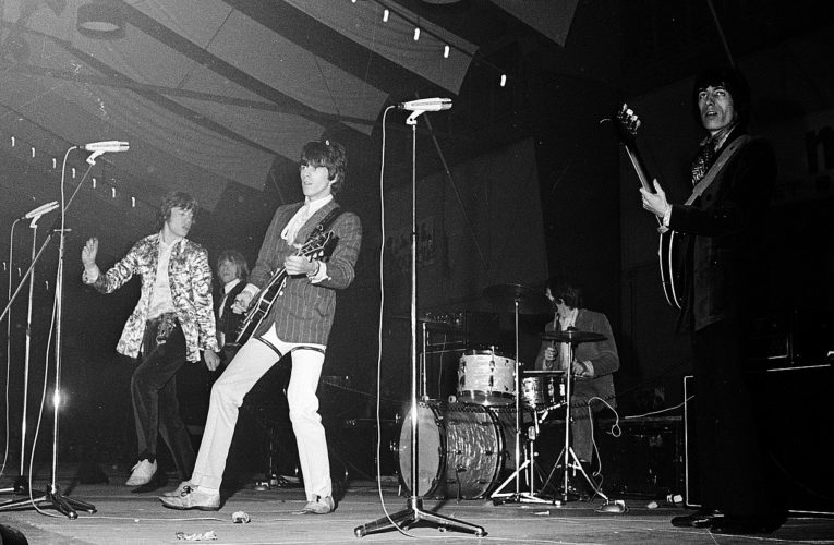 Estes sucessos impulsionaram a carreira dos Stones para o estrelato mundial, rivalizando com os Beatles como uma das bandas mais influentes da época.