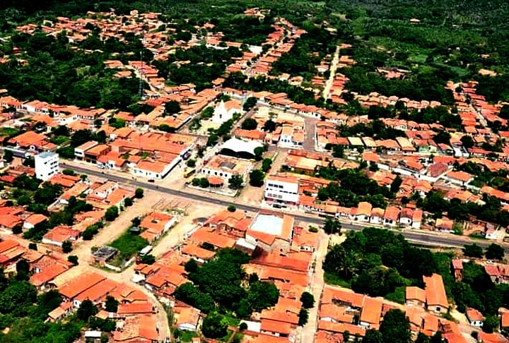 Barro Duro (Piauí) - Cidade com 6.600 habitantes numa área de 131 km2, a 200m de altitude e  97 km da capital Teresina Reprodução: Flipar