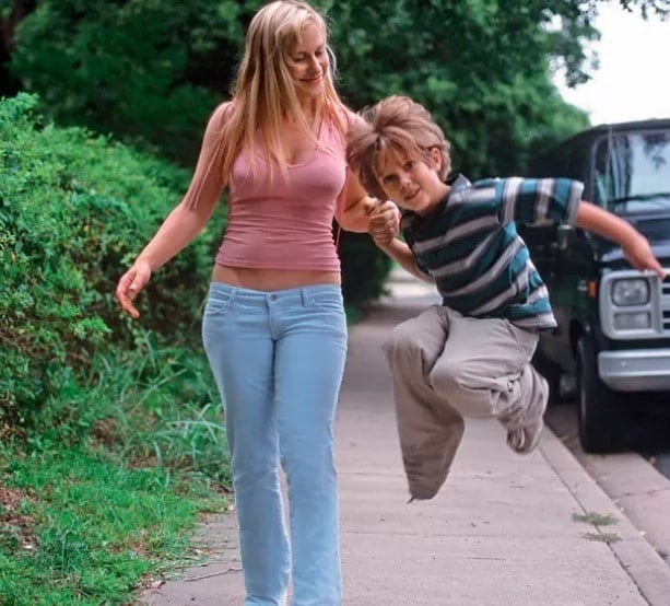 Boyhood: Da Infância à Juventude (2015)
Dirigido por Richard Linklater, estrelado por Ellar Coltrane, Patricia Arquette e Ethan Hawke.
Filmado ao longo de 12 anos, acompanha o crescimento de um garoto do Texas, capturando momentos cotidianos e transformações familiares. Reprodução: Flipar