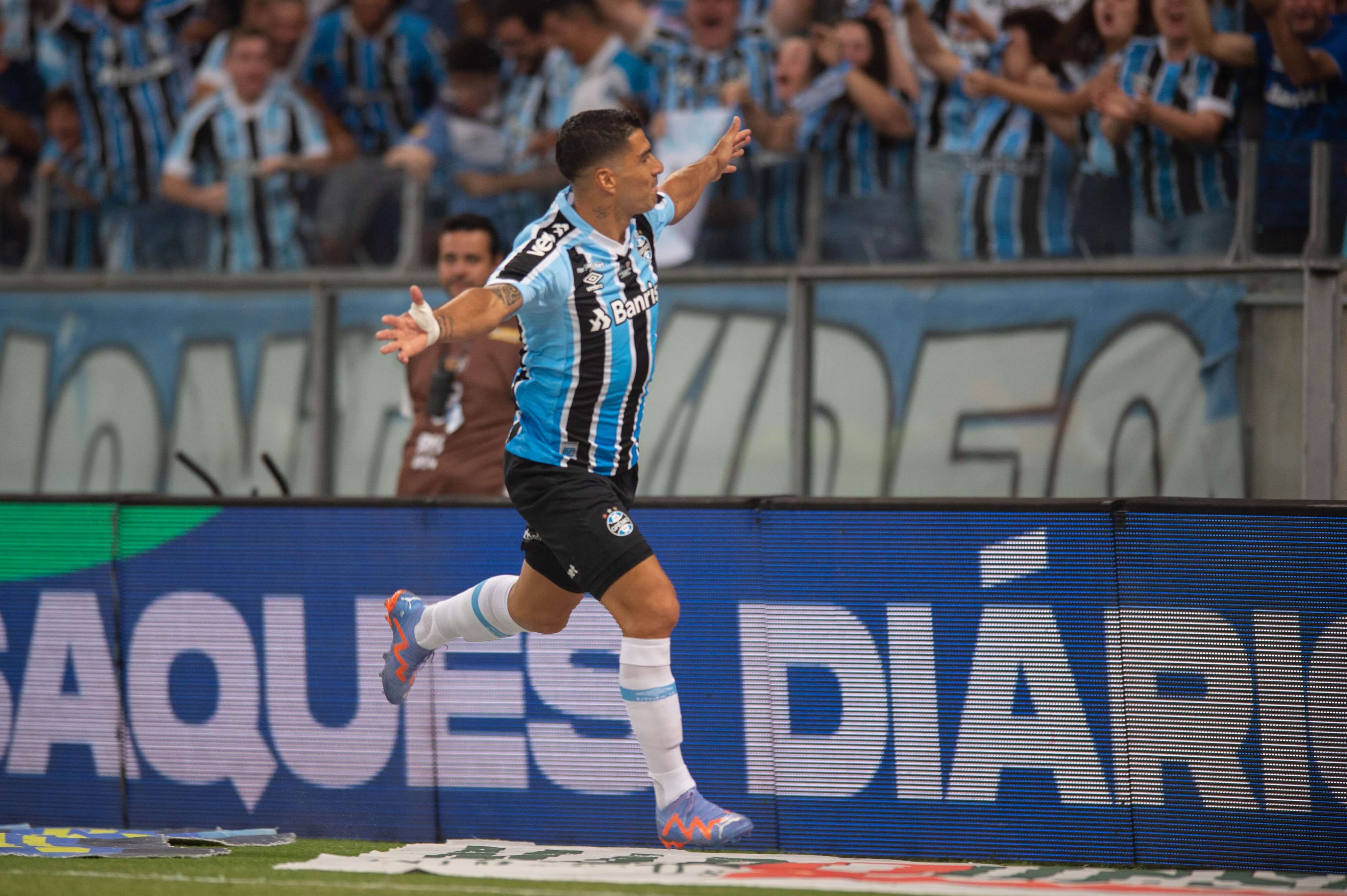 Gols nos três primeiros jogos pelo Grêmio? Suárez não foi o único