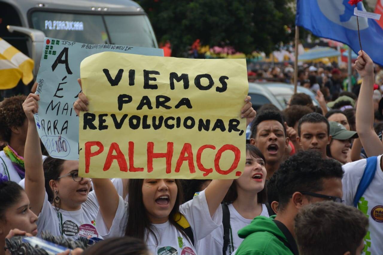 Concentração de manifestantes no Largo da Batata, zona oeste da capital paulista. Foto: Larissa Pereira/iG São Paulo