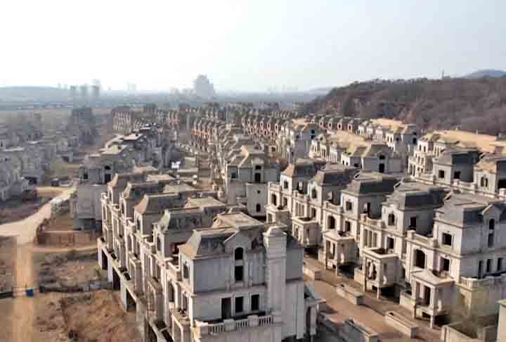 O desenvolvimento consiste em mais de 250 vilas, cada uma com seu próprio design único. As vilas são construídas em uma variedade de estilos arquitetônicos, incluindo europeu, chinês e japonês. Reprodução: Flipar
