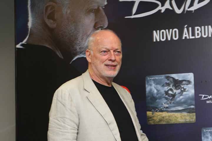 Além de Plant, outros ícones do rock mundial, como o guitarrista David Gilmour (Pink Floyd), se manifestaram de forma contrária às gravações envolvendo artistas mortos.

 Reprodução: Flipar