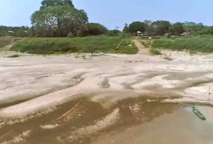 A seca no rio Madeira, em Porto Velho, tem sido motivo de preocupação na região.