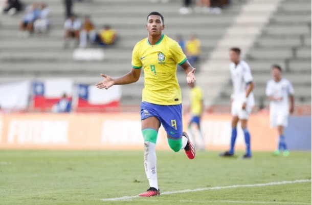 Kauã Elias - Atacante de 17 anos do Fluminense. Foi o artiheiro do Sul-americano sub-17 - Foto: Rafael Ribeiro/CBF