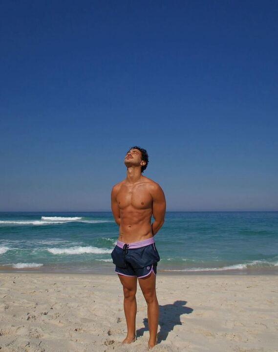 André Luiz Frambach em dia na praia Reprodução: Instagram