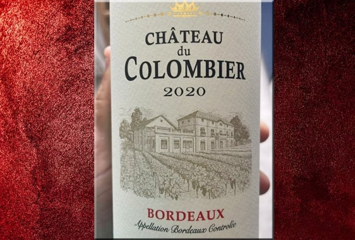 A equipe mudou o rótulo para que a garrafa do vinho parecesse ser de uma bebida renomada: Château du Colombier. O rótulo incluía a lista de ingredientes que normalmente aparece nos vinhos mais prestigiados.  Reprodução: Flipar