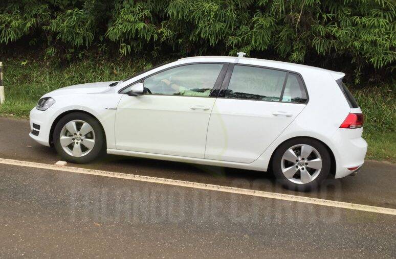 Volkswagen Golf Bluemotion 1.0 TSI deverá ser uma nova opção da linha do hatch médio no Brasil no segundo semestre. Foto: Renato Maia/Falando de Carros