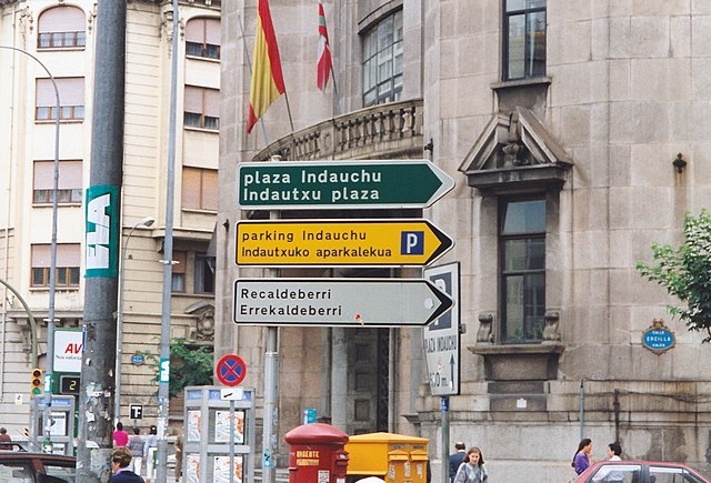 A língua basca é falada por nativos bascos que vivem em regiões da Europa (Espanha e França).  Reprodução: Flipar