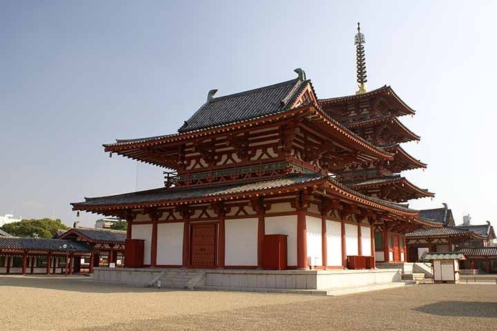 A empresa milenar - a mais antiga em atividade no mundo -, tem como especialidade a construção de templos budistas, como o Castelo de Osaka, do século XVI.  
 Reprodução: Flipar