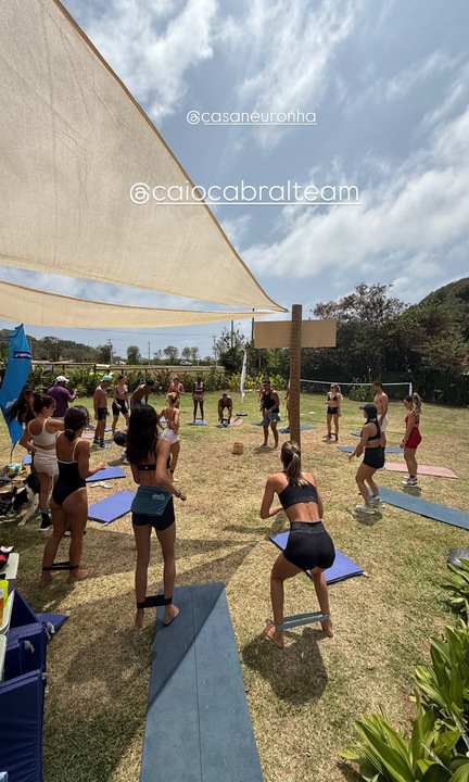 Famosos realizando exercícios em Noronha Reprodução: Instagram