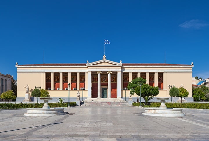 Essas escavações foram conduzidas por pesquisadores da Universidade de Atenas, a mais antiga instituição de ensino superior do estado moderno grego. Foi fundada em 1837. Tem quase 2 mil professores e cerca de 66 mil alunos. Reprodução: Flipar