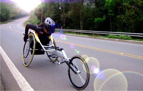 Aline Rocha, atleta paralímpica. Foto: Facebook/Reprodução