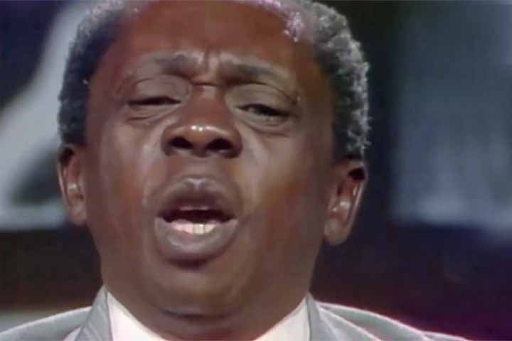 Sua última aparição em novelas foi em “Renascer”, de 1993, quando teve uma participação especial ao encarnar o personagem Chico das Mortes. 
 Reprodução: Flipar