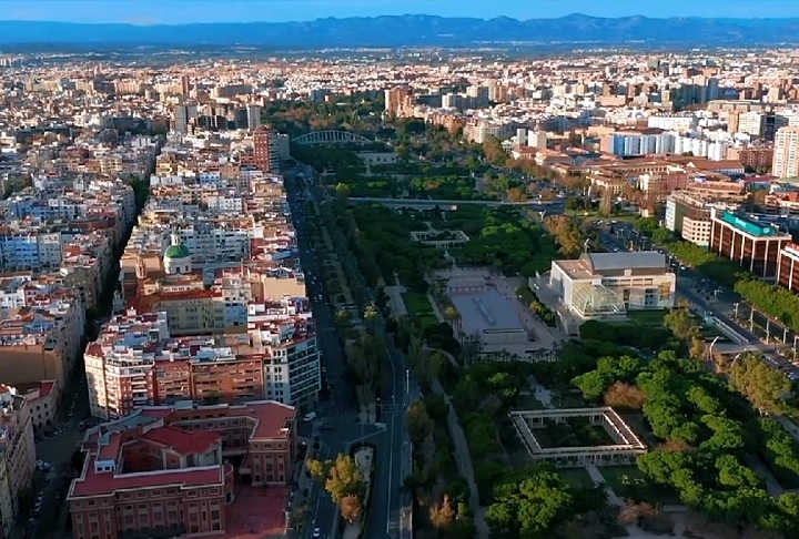 Com quase 790 mil habitantes, Valência, onde a caverna está localizada, fica na costa leste da Espanha e é a terceira maior cidade do país.  Reprodução: Flipar
