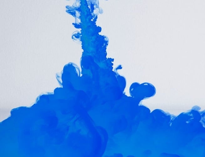 A perda afetou profundamente Picasso, que adotou uma paleta predominantemente azul e explorou temas como a tristeza e a melancolia. Reprodução: Flipar