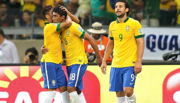 26 de junho de 2013 - Semifinais da Copa das Confederações - Brasil 2 x 1 Uruguai, no Mineirão - Gols: Fred e Paulinho (BRA)