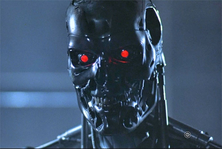 No filme original, lançado em 1984, T-800 ficou conhecido por ser um assassino cibernético enviado do futuro para eliminar alvos específicos. Reprodução: Flipar