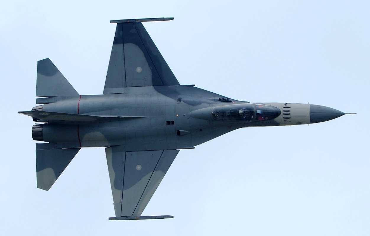 14º) Taiwan (750 aeronaves): Foi fundada em 1920 e é chamada oficialmente de Força Aérea da República da China (ROCAF). Caças F-16 Fighting Falcon, Mirage 2000 e AIDC F-CK-1 Ching-kuo (foto) são alguns dos principais da frota taiwanesa. Reprodução: Flipar