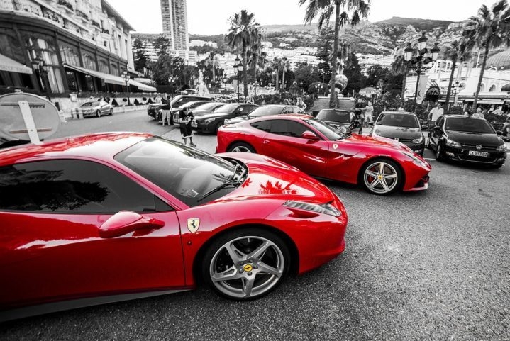 10º) Ferrari: US$ 7,42 bilhões - Ferrari é uma fabricante italiana de carros esportivos de luxo com sede em Maranello. Reprodução: Flipar