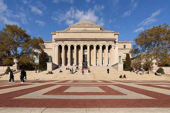 Em Manhattan está localizada a Universidade de Columbia, a mais antiga instituição de ensino superior do estado de Nova York. 

 Reprodução: Flipar