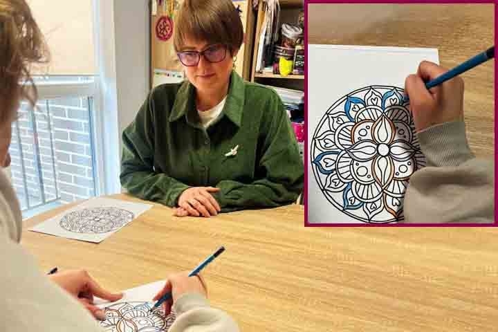 Vários psicólogos costumam utilizar mandalas para técnicas de relaxamento  estimulando a expressão emocional dos pacientes que ajuda no tratamento.
  Reprodução: Flipar