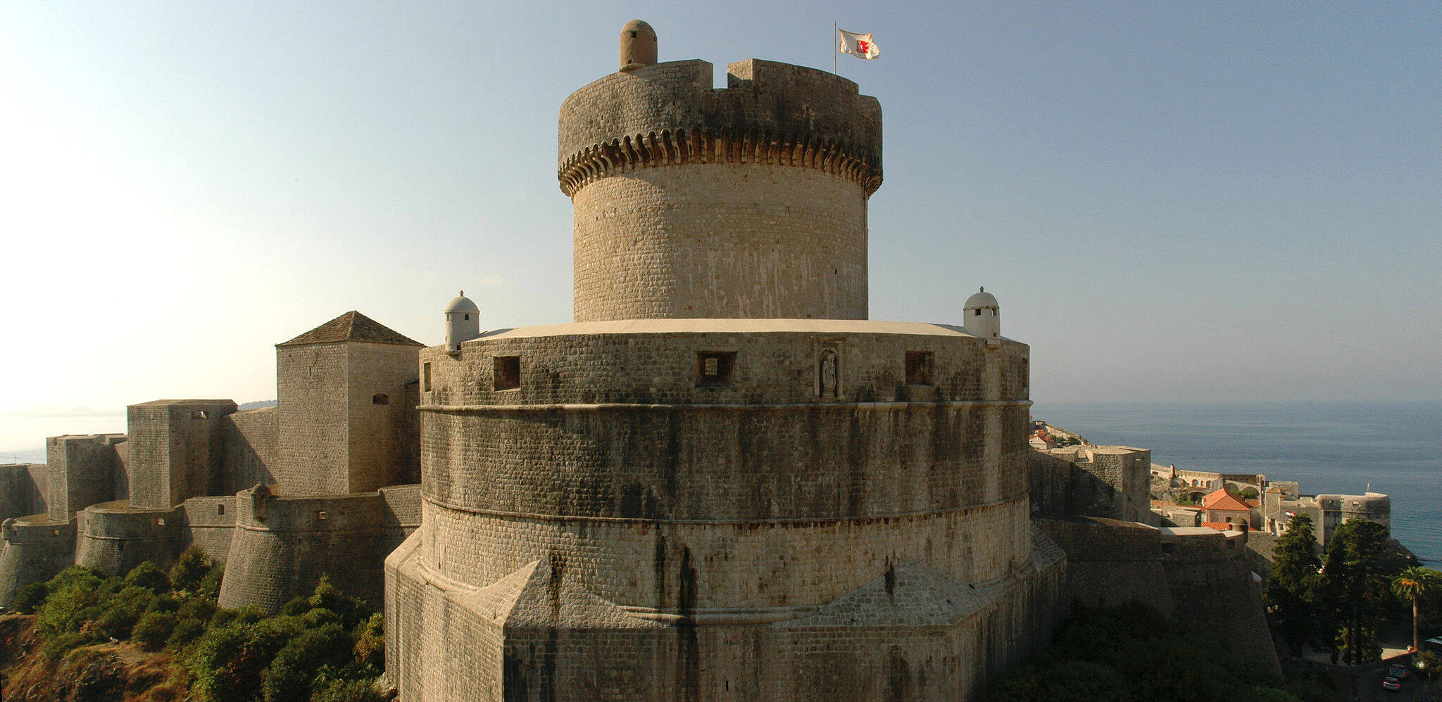 Torre de Minceta (Croácia): aqui foi filmada a Casa dos Imortais, em Qarth, de onde Daenerys resgata seus dragões. Foto: Wikimedia Commons