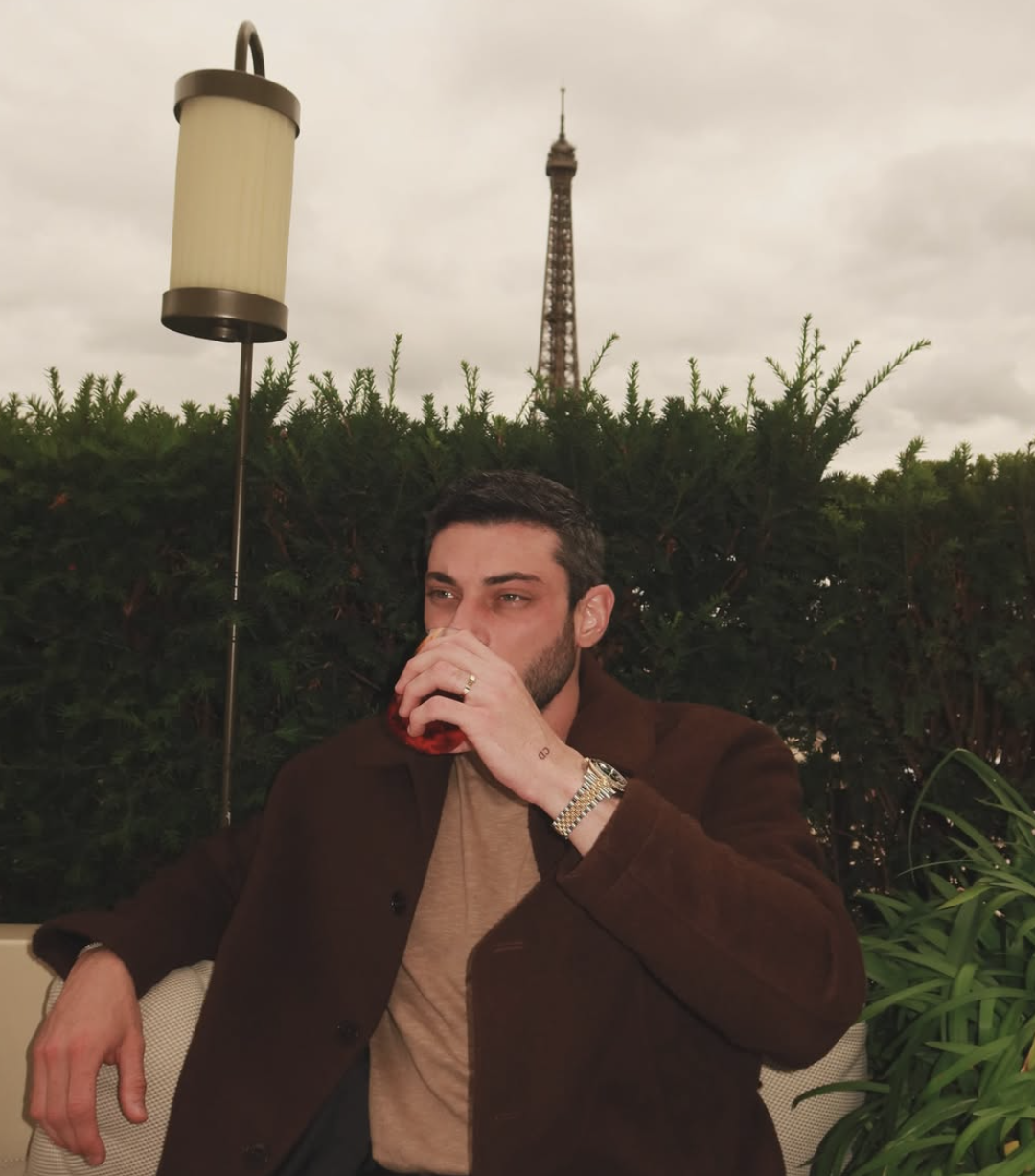 Médico teria fugido para Paris e abandonado família. Foto: Reprodução/Instagram