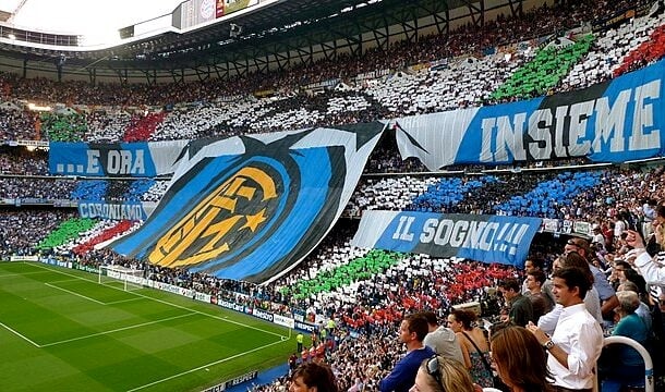 3º Inter de Milão (Itália): 73.555 torcedores. Foto: Wikimedia Commons Reprodução: Jogada10